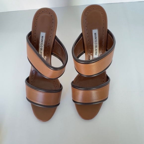 Manolo Blahnik Two Strap Leather Sandals in Brown with Black Trim, IT 40.5 - Picture 10 of 13